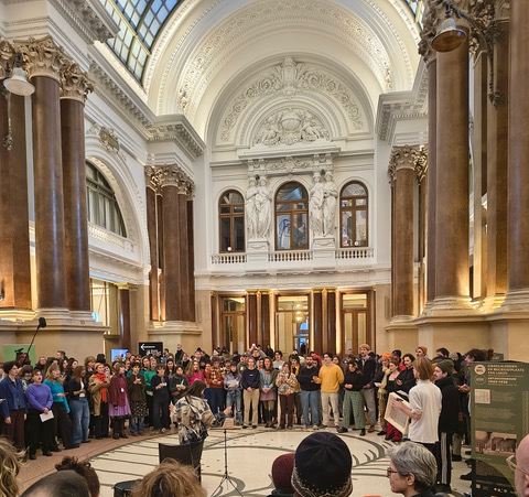 Une centaine de partenaires