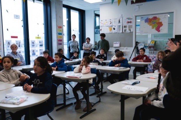 Une language-friendly school